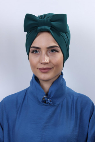 Fiyonklu Çift Taraflı Bone Zümrüt Yeşili Fiyonklu Çift Taraflı Bone Zümrüt Yeşili