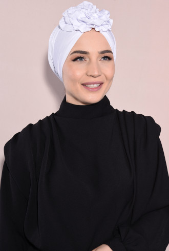 Güllü Büzgülü Çift Taraflı Bone Beyaz Güllü Büzgülü Çift Taraflı Bone Beyaz