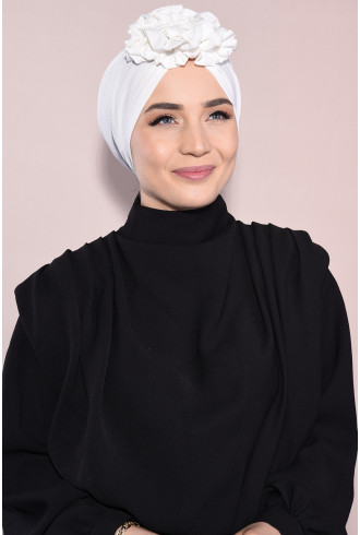 Güllü Büzgülü Çift Taraflı Hazır Bone Ekru Güllü Büzgülü Çift Taraflı Hazır Bone Ekru