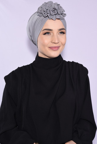 Güllü Büzgülü Çift Taraflı Hazır Bone Gri Güllü Büzgülü Çift Taraflı Hazır Bone Gri